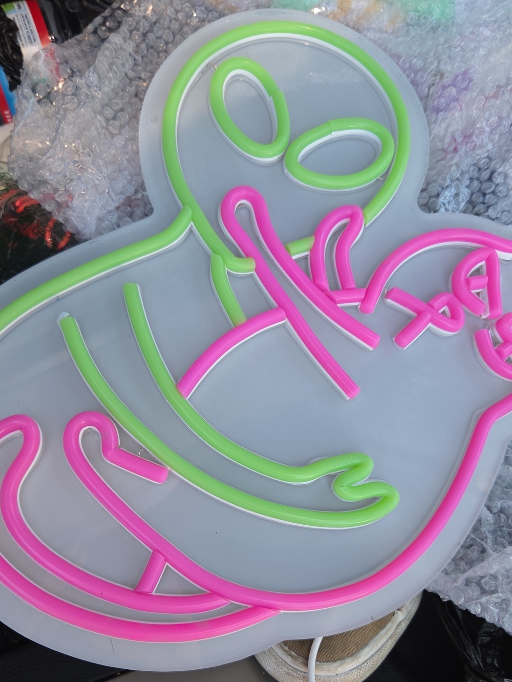 Neon Alien Hug Wall Sign - Pink & Lime Green - Picture 2 of 4